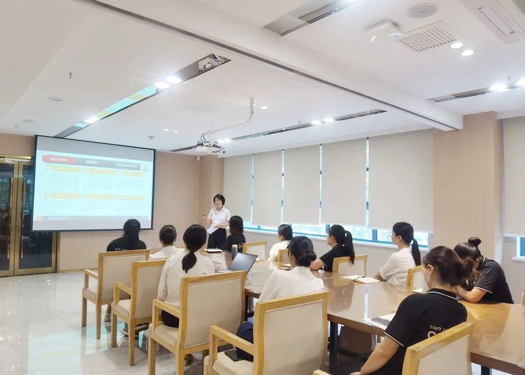 挑战自我,聚力前行│开云体育举办店长提升培训会